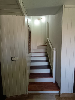 Pasillo y escalera Pasillo y escalera